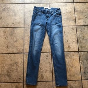 Women’s Abercrombie and Fitch Jeans Size 0